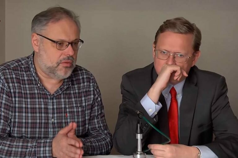 И Делягин, и Хазин, и некоторые другие политологи предполагают, что в России готовится либеральный переворот