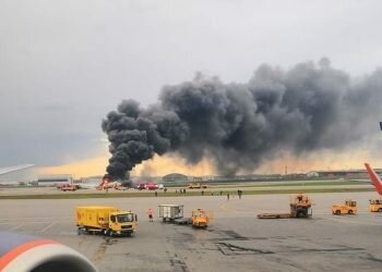 Сгорел самолет в Шереметьево