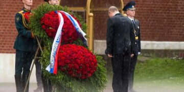 Путин у Могилы Неизвестного солдата