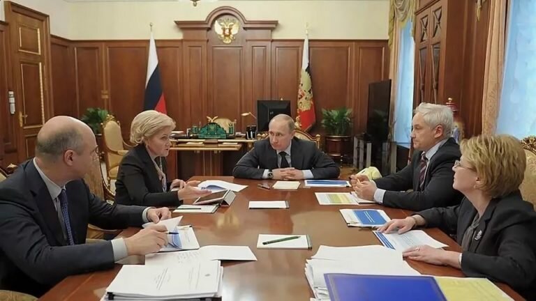 Владимир Путин поручил до 1 октября определиться с модернизацией первичного звена в здравоохранении