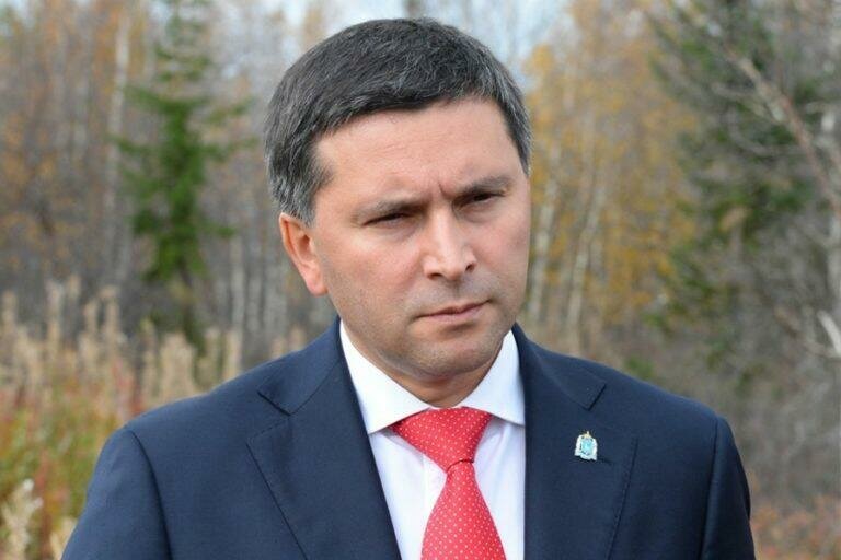 Министр Кобылкин показал, что не зря получает зарплату и нашел неожиданный способ борьбы с пожарами