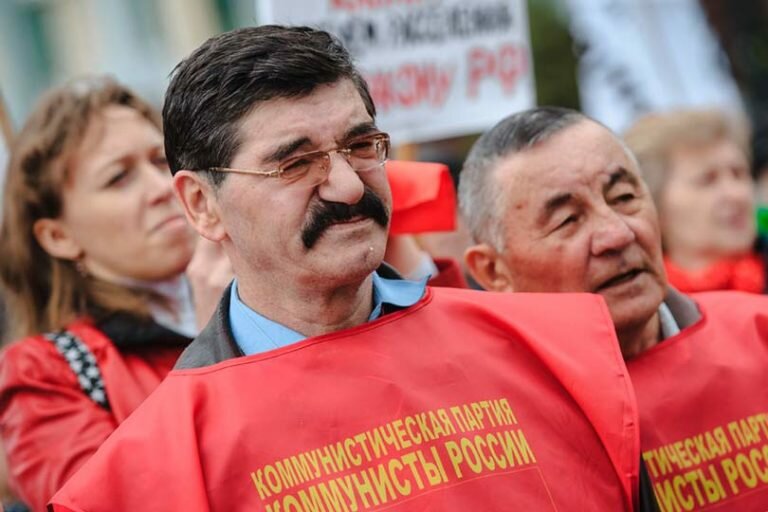 Партия «Коммунисты России» является спойлером ЕР и появляется только перед выборами