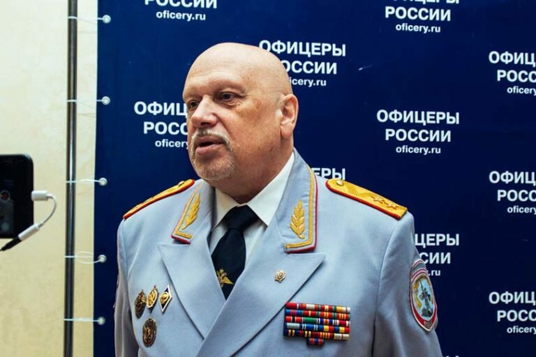 Отставной генерал ФСБ Михайлов рассказал о взаимосвязи коррупции, госизмены и двойного гражданства в России