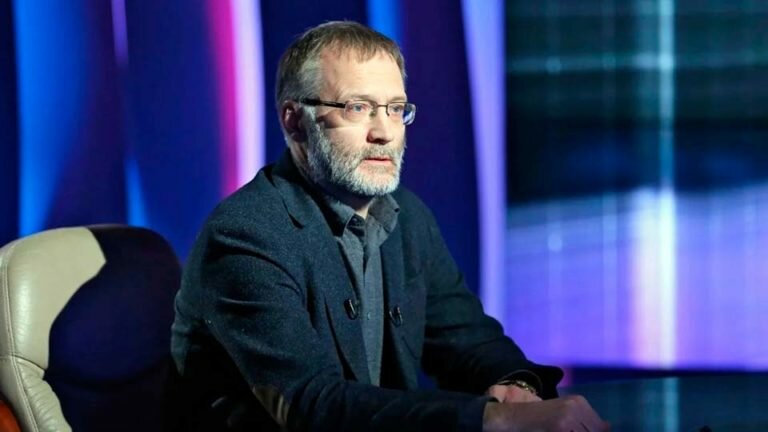 После того, как Михеев расторг мезальянс с передачей «Кто против», он перешел в интернет, и аудитория у него выросла