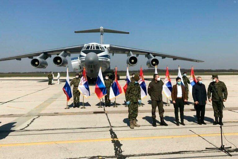 Для борьбы с коронавирусом Россия отправила в Сербию 11 самолётов