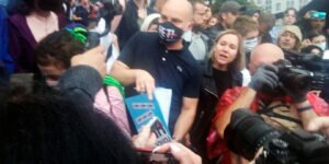 В Москве на Пушкинской площади требовали отменить итоги голосования по поправкам, задержано более 100 человек