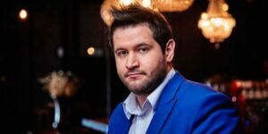 В Белоруссии с госканалов увольняются телеведущие, насколько же отличаются от них российские коллеги