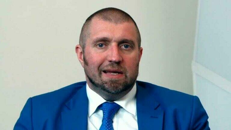 Дмитрий Потапенко сообщил, что этот год мы закончим с дефицитом федерального бюджета 1,8-2,1 трлн рублей