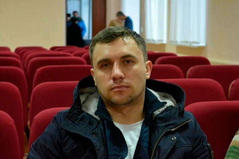 Бондаренко: Рэкетиры из 90-х вернулись и обложили данью воинскую часть, доложили ли об этом президенту Путину