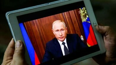 Изображение Путина на планшете