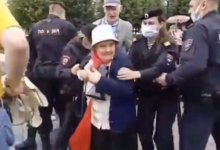 Полиция арестовала бабушку за стих против ЕР