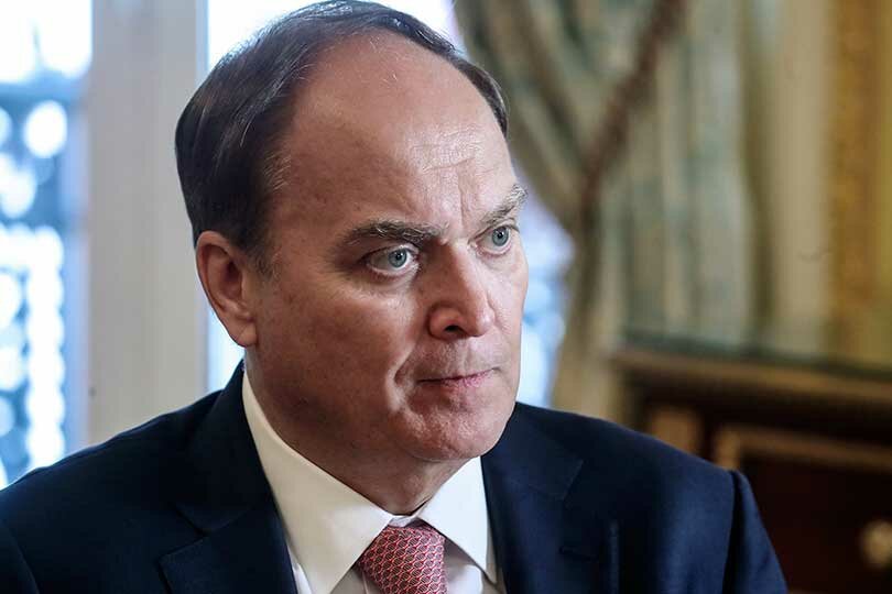 Посол Анатолий Антонов