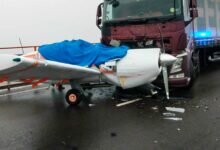 Грузовик и самолет столкнулись на автобане в Германии