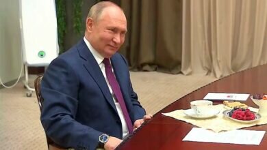 Владимир Путин за чашкой чая