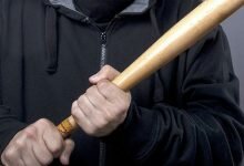 Мужик с битой