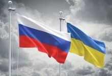 Флаги России и Украины