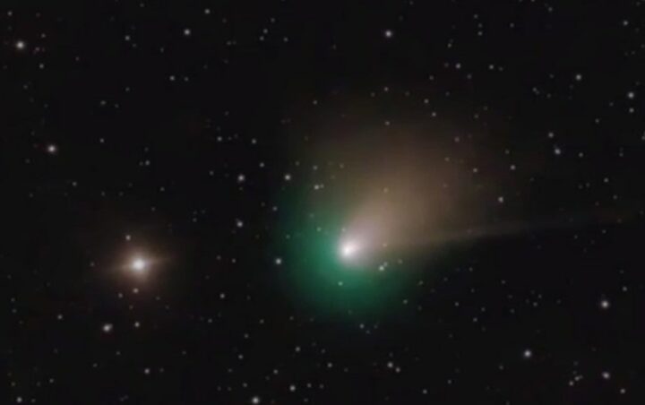 Зеленая комета