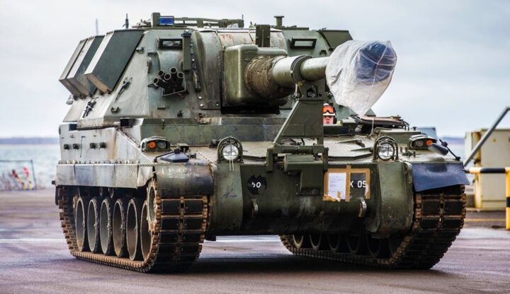Самоходная британская артиллерийская установка AS-90