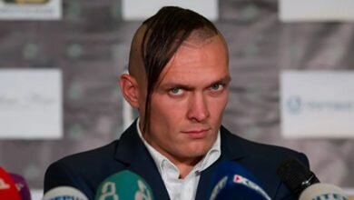 Боксер Усик