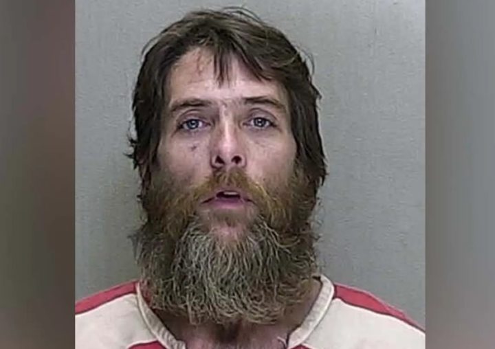 Fox News: Во Флориде голый американец ворвался в церковную лавку и похитил одежду